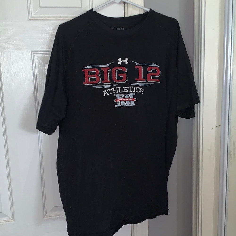 Graphic tee
